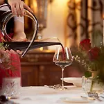 Hotel Schloss 4*