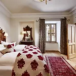 Schloss Hotel 4*