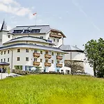 Schloss 4*