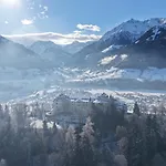 Schloss 4*