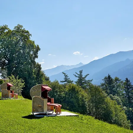 Schloss 4*