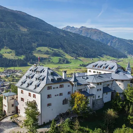 Hotel Schloss 4*