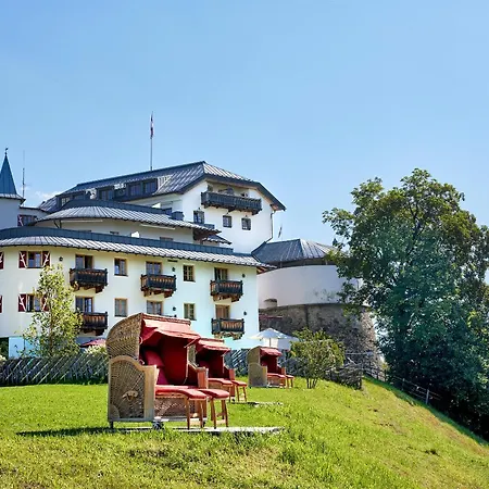 Schloss Hotel 4*