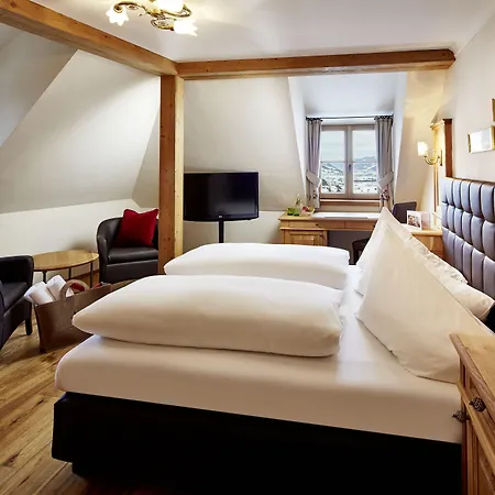 Schloss 4*