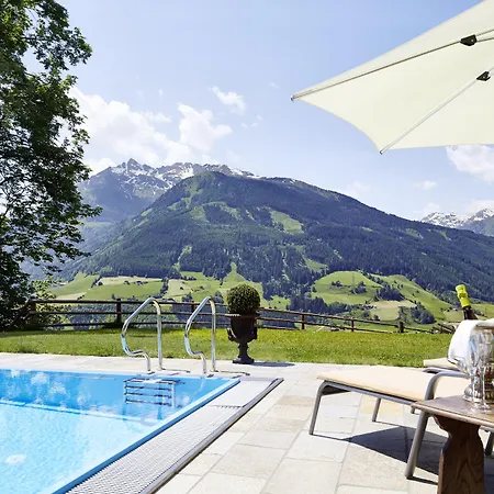 Schloss 4*