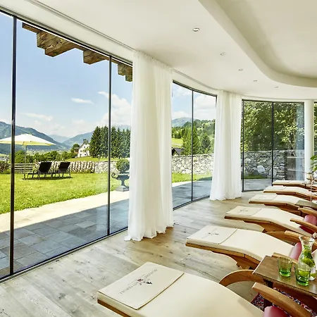 Schloss 4*