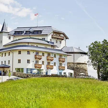 Schloss 4*
