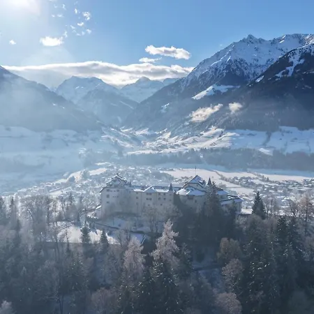 Schloss 4*