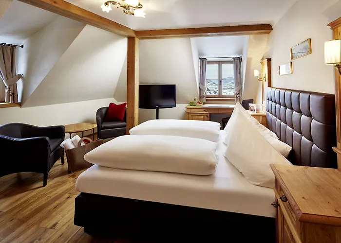 Schloss 4*