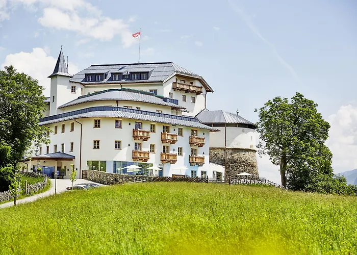 Schloss 4*